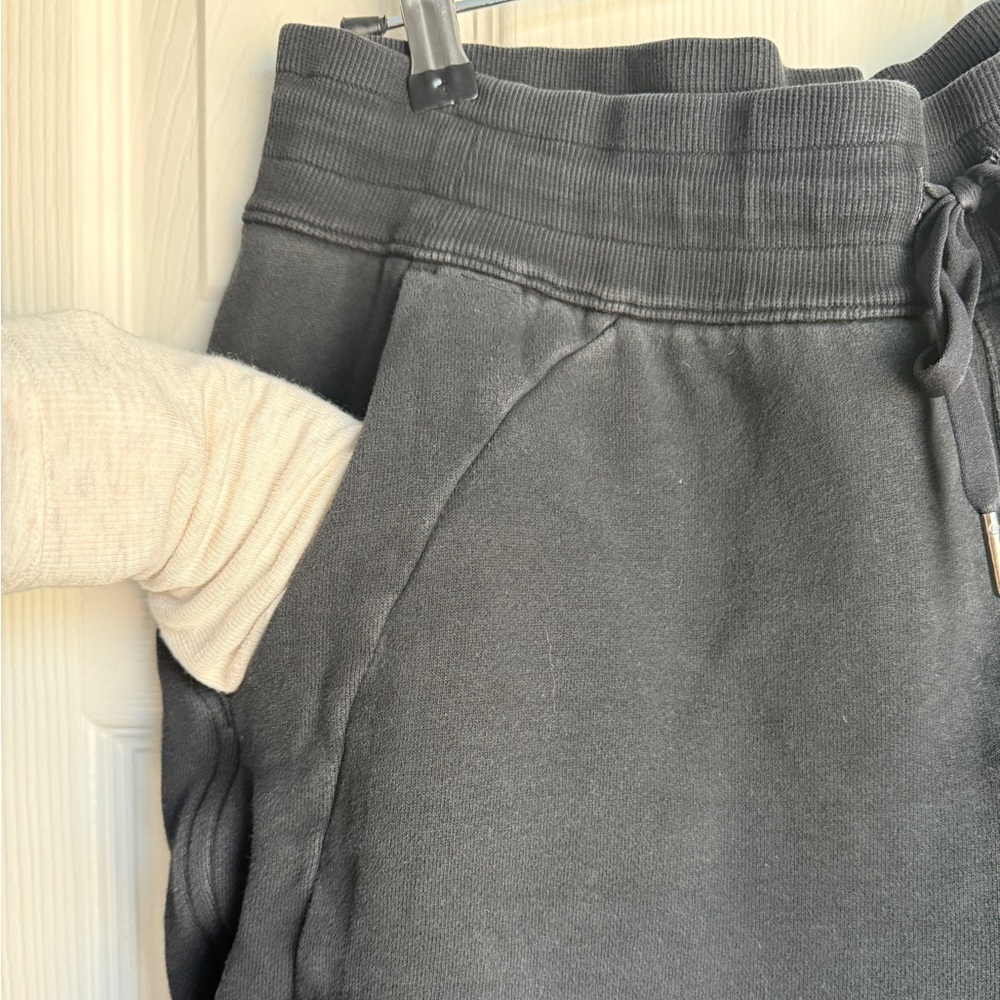 LULULEMON Scuba High-Rise Jogger Black Relaxed Oversized HR Pants W5CV9S Sz 10 - Picture 5 of 8